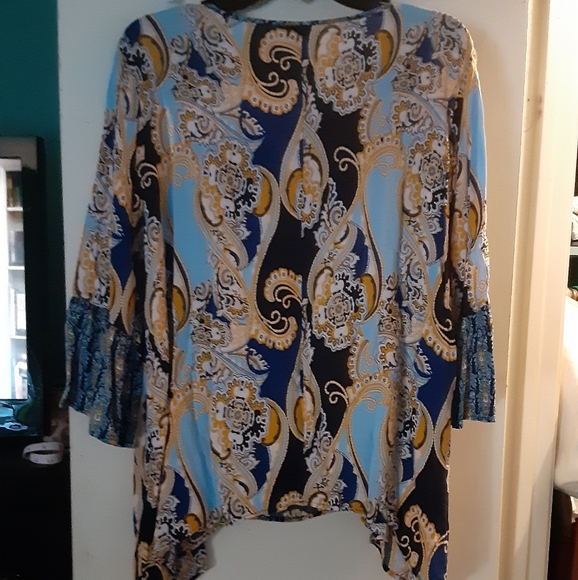 Bell sleeve blouse with front tie size XL - Picture 4 of 4